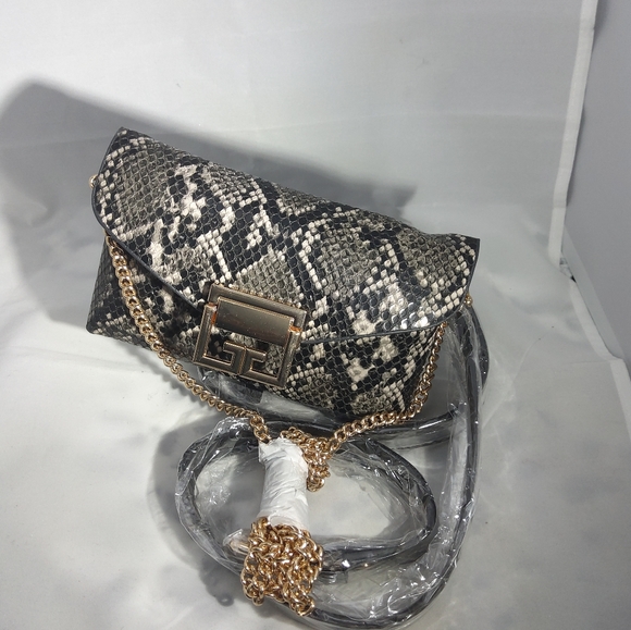 Purse/Fanny Pack - Picture 11 of 12